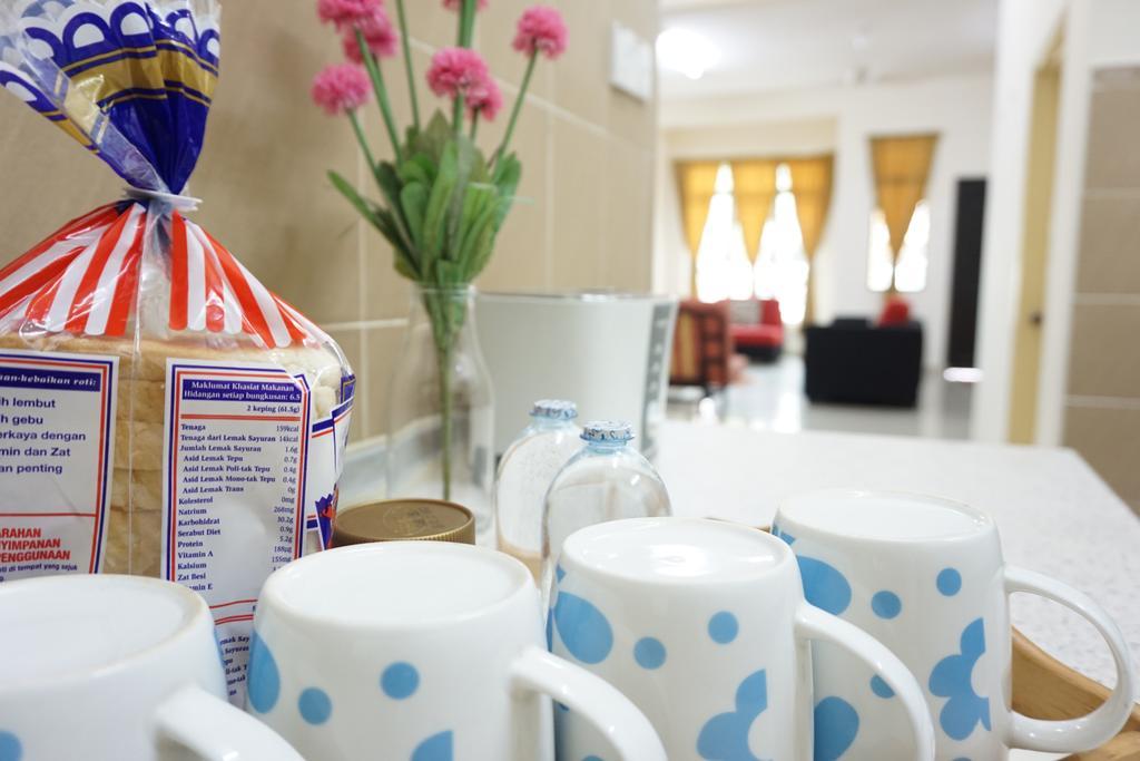 Warisan Indah Homestay Klia 1 Melayu Sahaja セパン エクステリア 写真